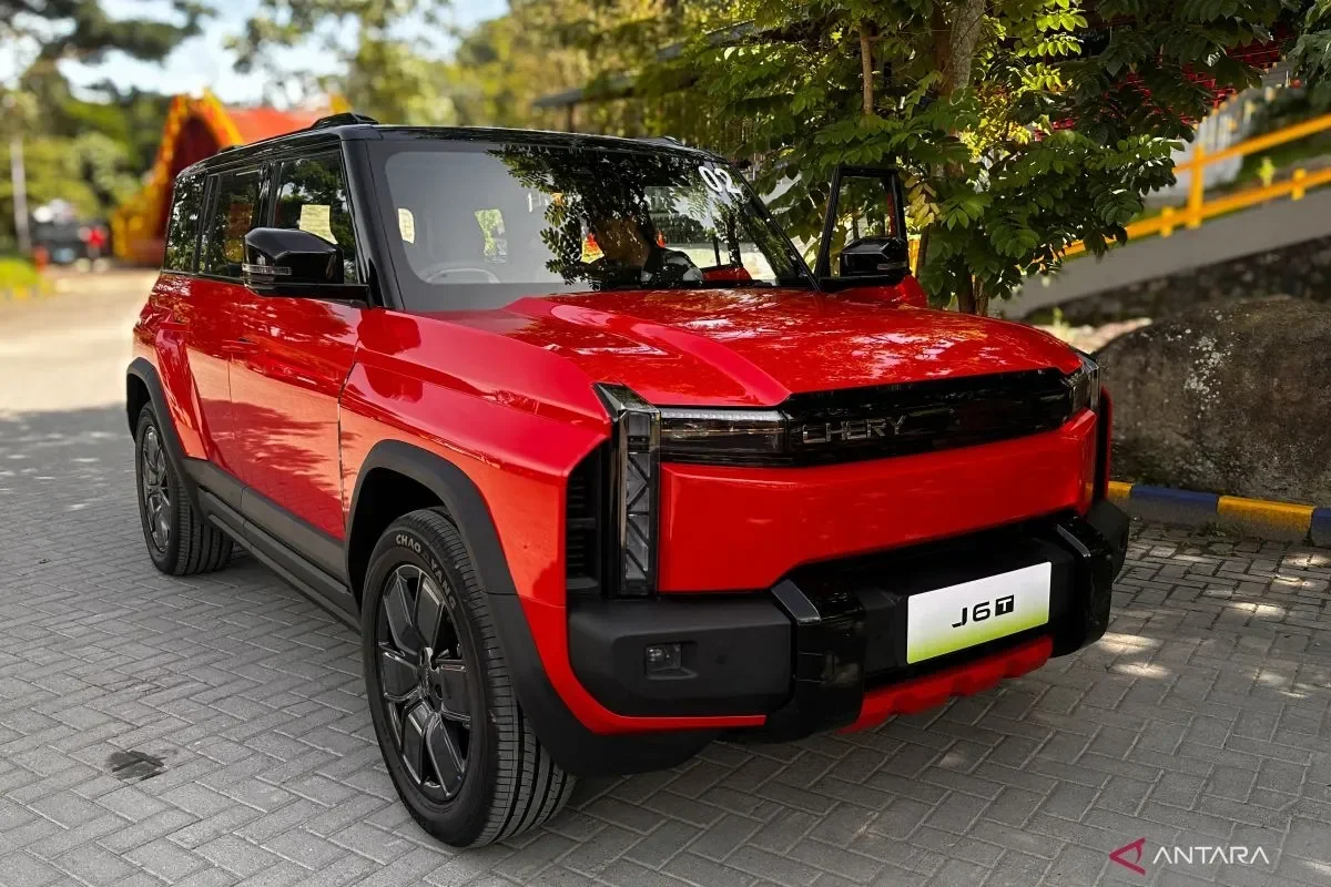 gebrakan chery j6 j6t suv listrik macho yang laris manis berani terobos banjir jakarta portal berita terbaru