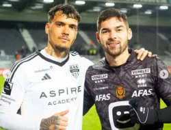 Maarten Paes ‘Kopi Dangdut’ di Ajax? Reaksi Kocak Sandy Walsh & Rizky Ridho Bikin Heboh!