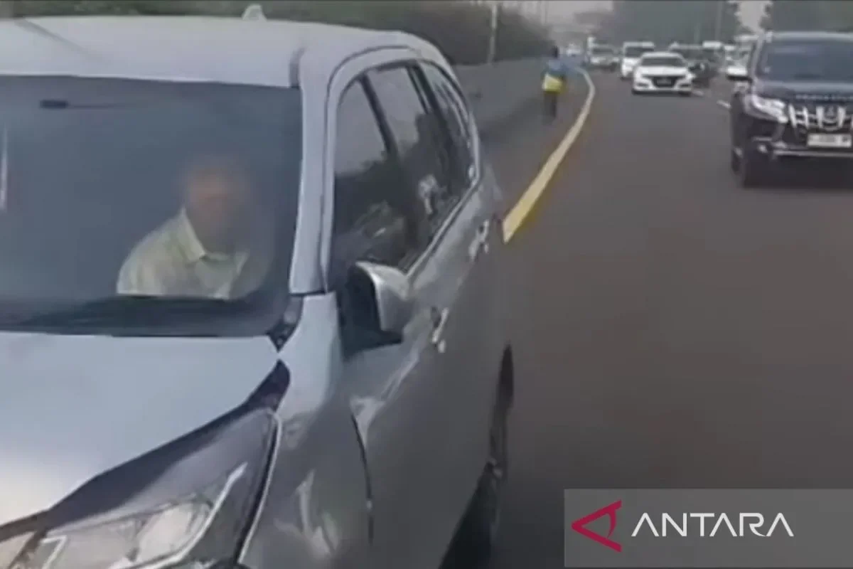 ngeri suv jetour t2 ludes terbakar di jagorawi usai ditabrak bmw kok bisa secepat itu portal berita terbaru