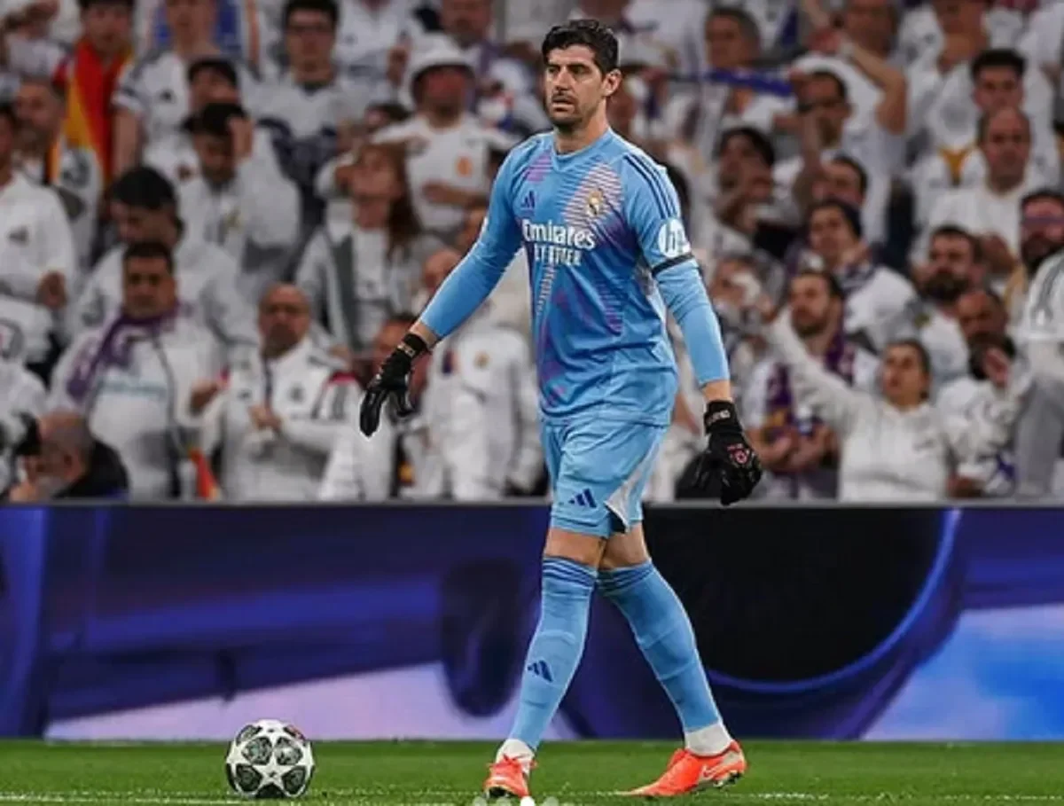 peringatan keras courtois real madrid wajib belajar dari kekalahan memalukan lawan benfica portal berita terbaru