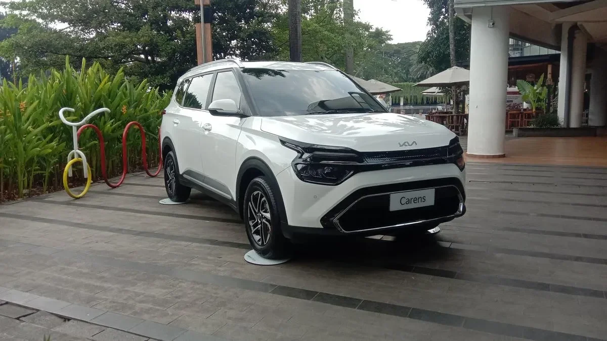 resmi meluncur di iims 2026 kia carens terbaru siap guncang pasar intip fitur mewah dan harganya yang bikin penasaran portal berita terbaru