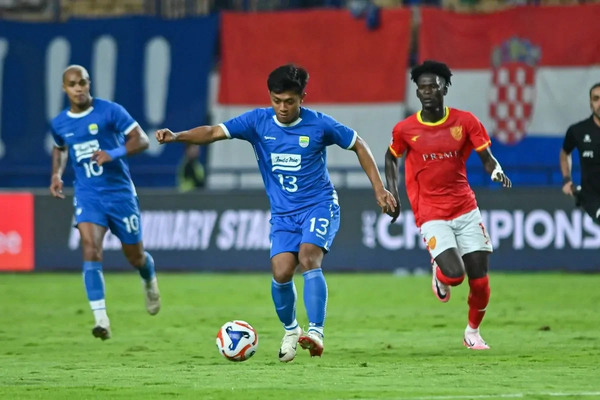 terungkap kengerian pemain ratchaburi di gbla batu bata botol beterbangan usai persib kalah portal berita terbaru