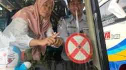 Waspada Mudik! Kemenhub Pasang Stiker Merah Silang di Bus Tak Layak, Cek Dulu Sebelum Naik! 4 waspada mudik kemenhub pasang stiker merah silang di bus tak layak cek dulu sebelum naik portal berita terbaru